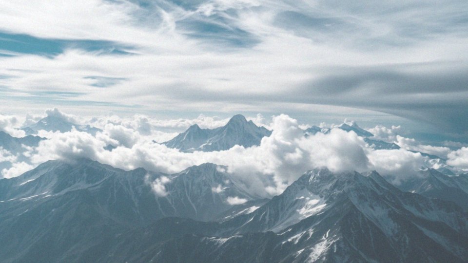 Jakie warunki wpływają na widok ze szczytu Mount Everest?